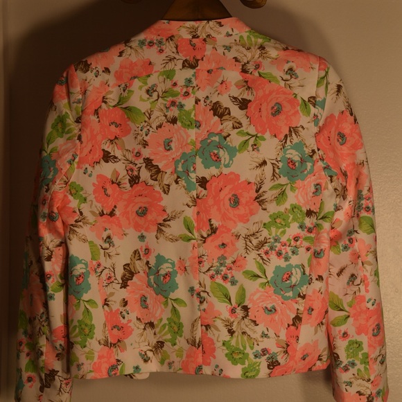 SIS SIS Pink Colorful Floral Blazer Suit Jacket from Fox’s - Picture 3 of 4